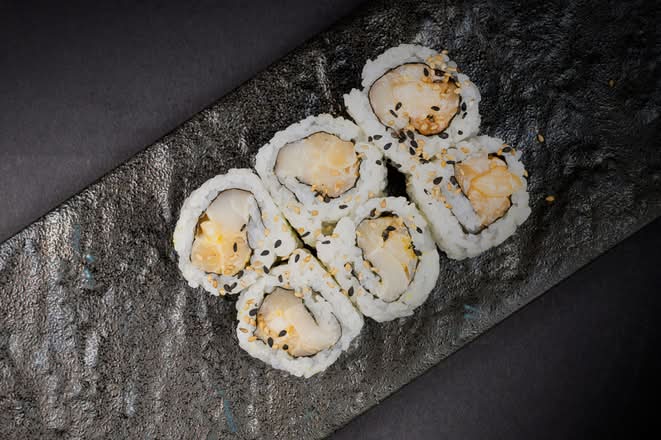 CHOPPED SCALLOP roll (8pcs)