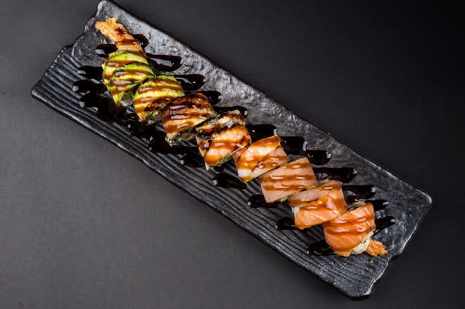 DRAGON roll (LV) (8 pcs)