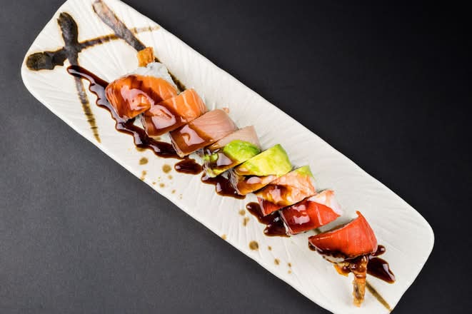 RAINBOW roll (8 pcs)