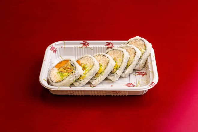 SALMON TEMPURA roll (6pcs)