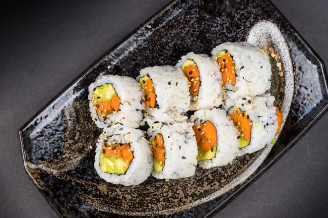YAM & AVOCADO (JADE'S) roll (8pcs)
