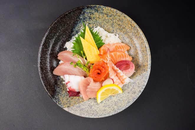 CHIRASHI DON (Lynn Valley) (15 pcs)