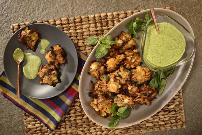 Veggie Pakora + Tamarind Sauce (10 Pcs)