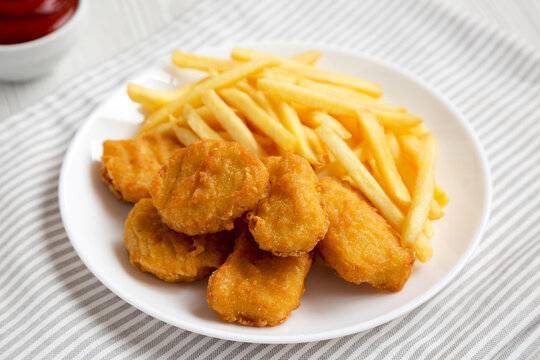 Chicken Nuggets and Fries (6pcs)
