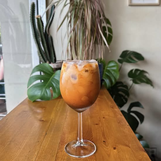 Thai Iced Tea with Milk (Cha Yen)