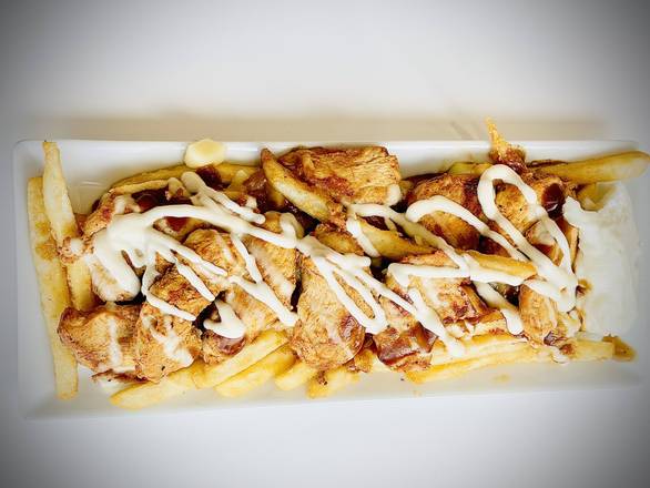 Chicken Poutine With Gravy And Sweet Sauce
