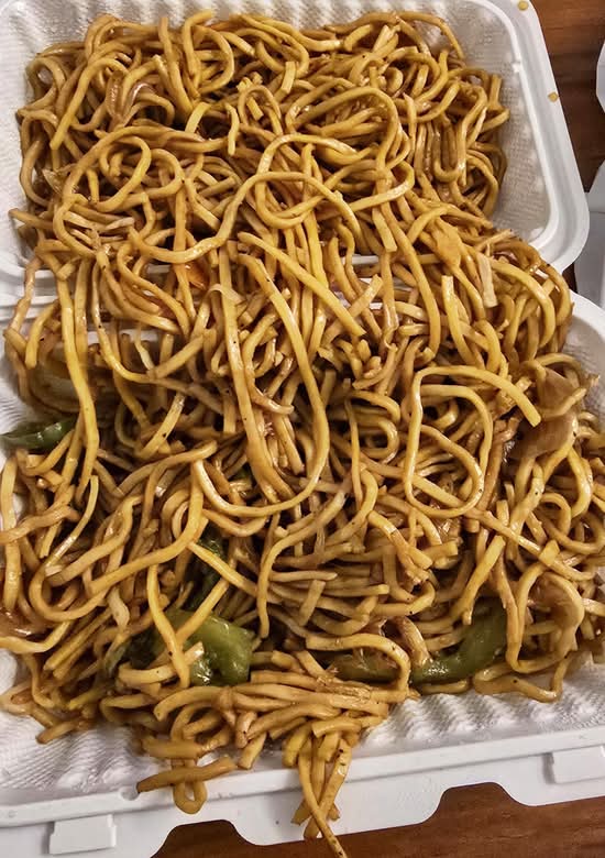 Chicken Hakka Chow Mein