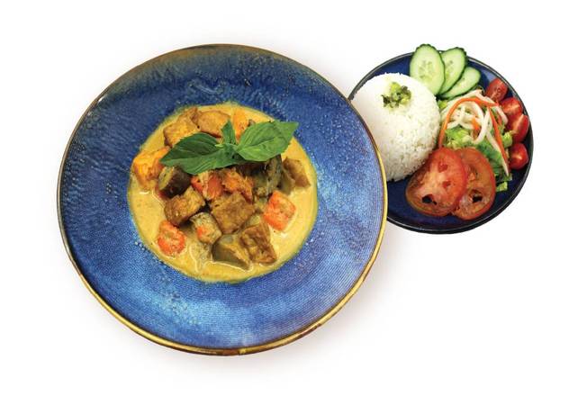 Curry on Rice (Cơm Cà Ri Đậu Hũ Om Rau Củ)