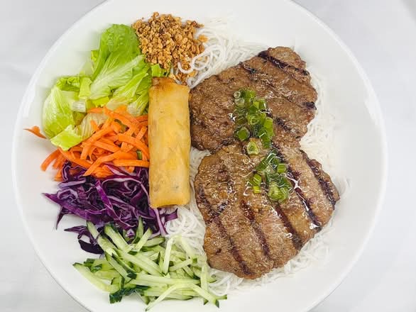 Grilled Beef & Roll