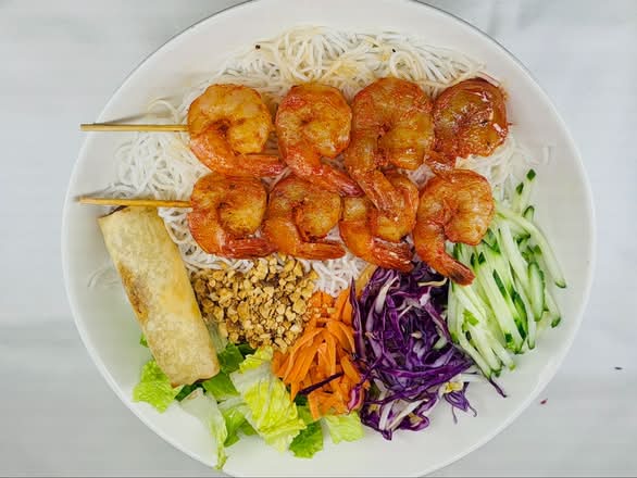 Grilled Shrimp & Roll