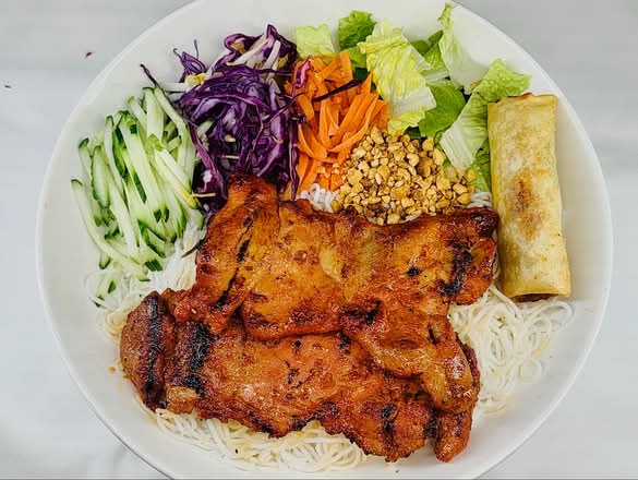 Grilled Chicken & Roll