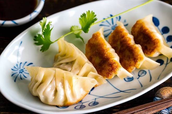 14.Gyoza (5 pcs)