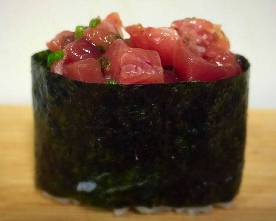 45.Spicy Tuna Nigiri (2 pcs)