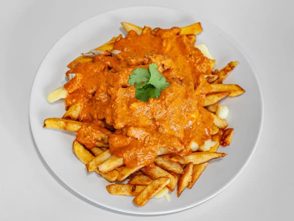 BUTTER CHICKEN POUTINE - SMALL
