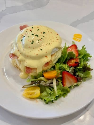 Bacon Eggs Benedict Pancake