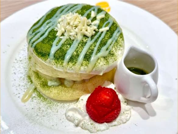 Matcha White Chocolate Soufflé Pancake