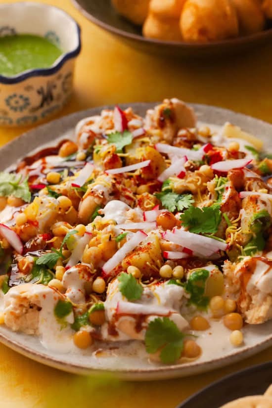 Raj Kachori STYLE chaat papdi (Does not come with Raj kachori puri )