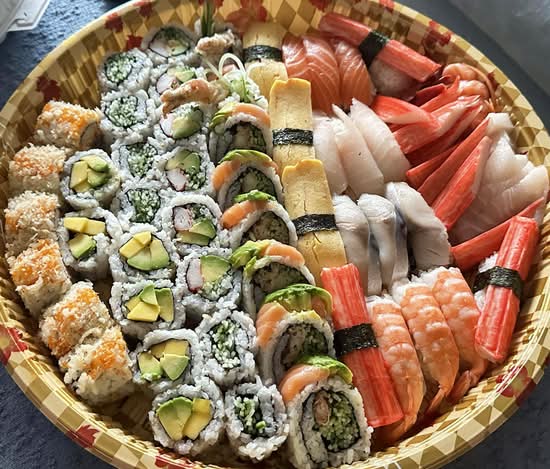 176. Small Party Tray (42 Pieces)