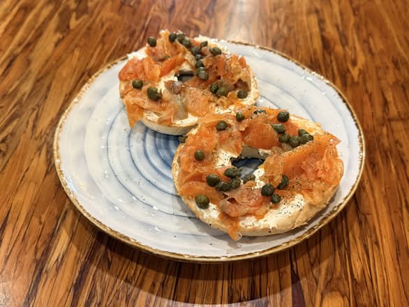 Smoked Salmon & Cream Cheese Bagel