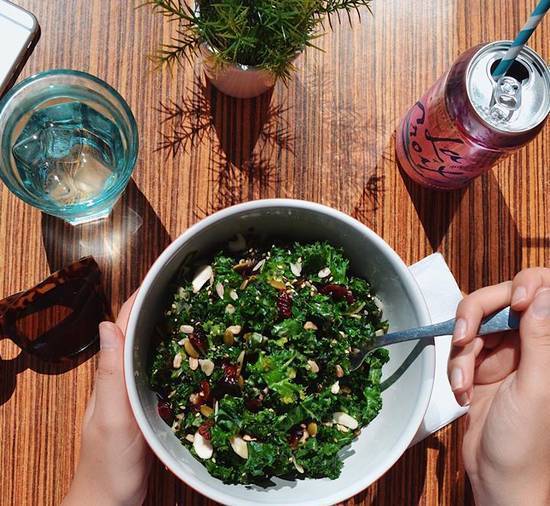 Salade de chou-frisé maison / House kale salad