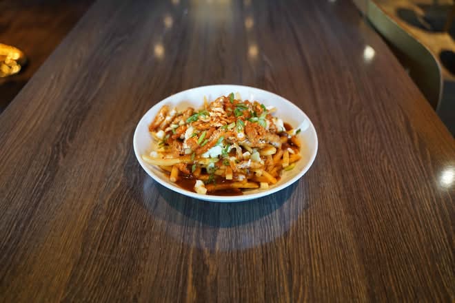 Buffalo Chicken Poutine