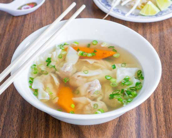Soupe Wonton avec Nouilles / Wonton Soup with Noodles