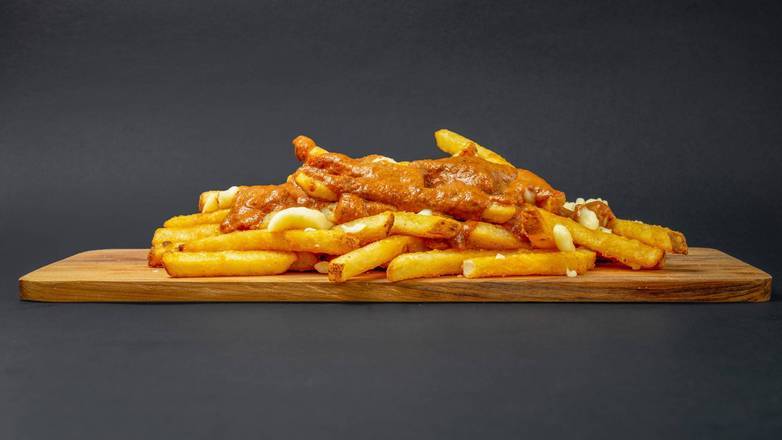 Butter Chicken Poutine (With Chicken)
