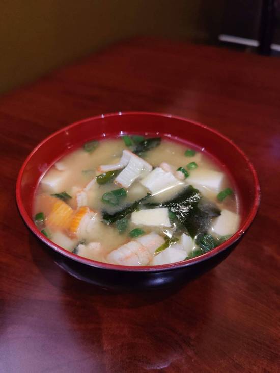 Miso soupe aux fruits de mer Goberge,saumon,crevette/Crab meat,salmon,shrimp(海鲜Miso汤),