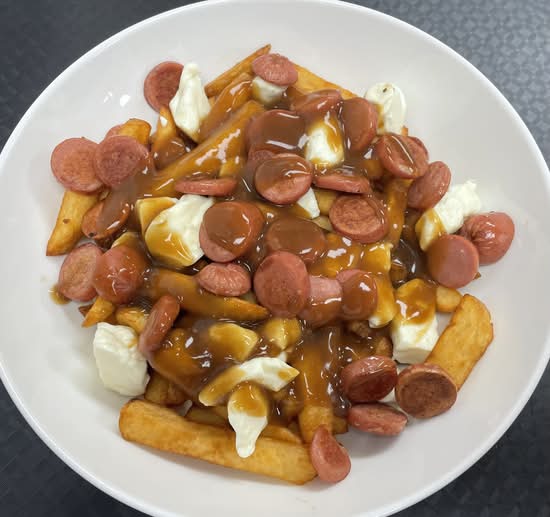petite poutine saucisses