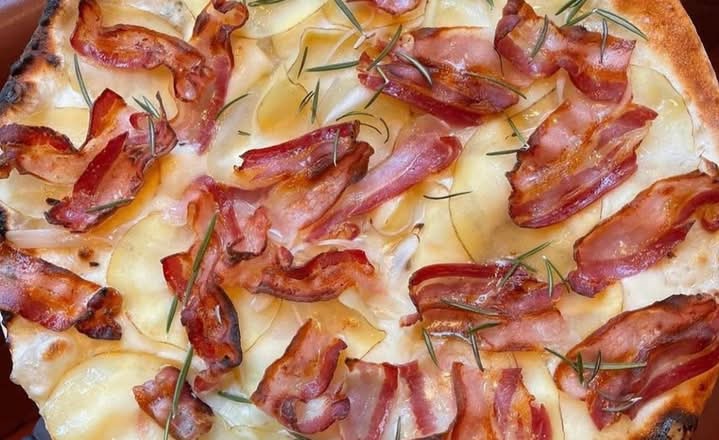 PIZZA PATATE-CIPOLLE