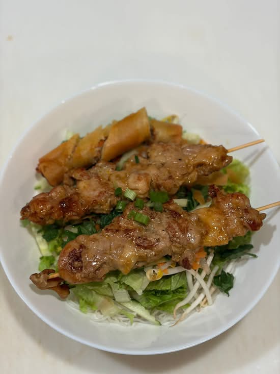 Assiette Grillée au Choix (Gà/Bò/Tôm Nướng)