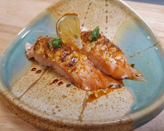 Aburi Style Salmon Nigiri (2 pcs)
