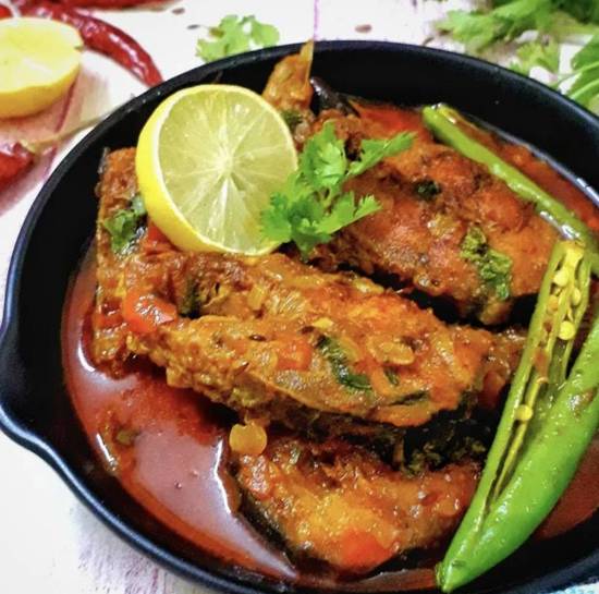 Ruhi fish curry (3 pcs)