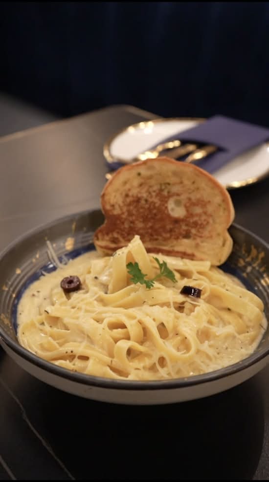 Fettuccine alfredo