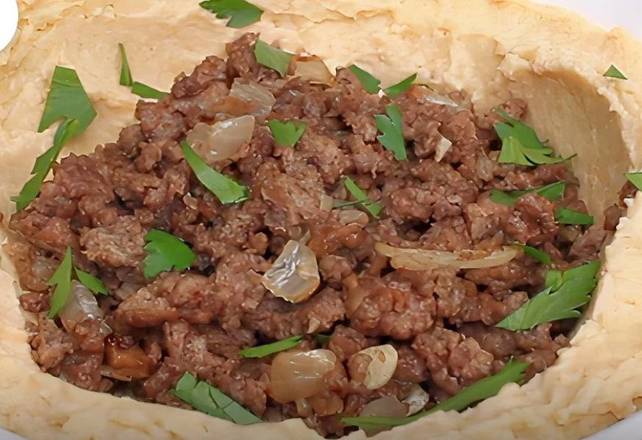Hummus with Beef