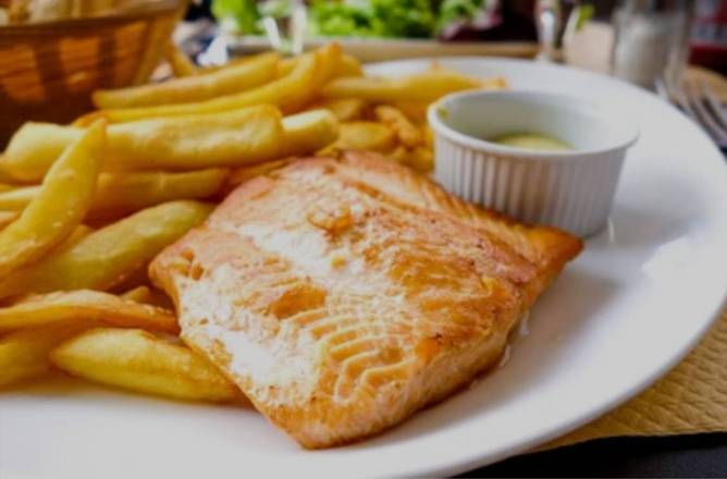 Grilled Salmon with Fries