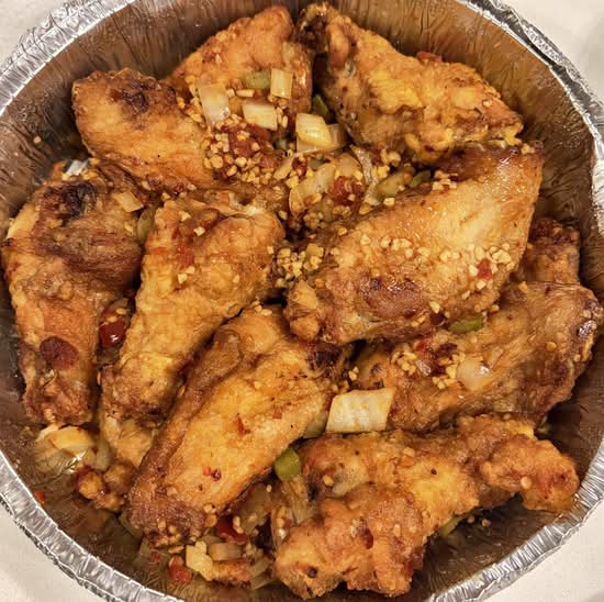 Deep Fried Spicy Chicken Wings
