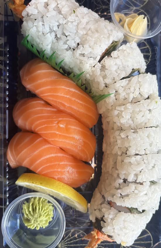 Salmon Sushi(3p)&Dynamite Roll (10p)