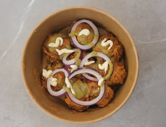 Chicken Tandoori Momos  (8 pcs)