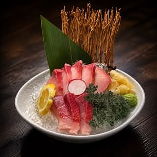 Hamachi Sashimi (6 pcs)
