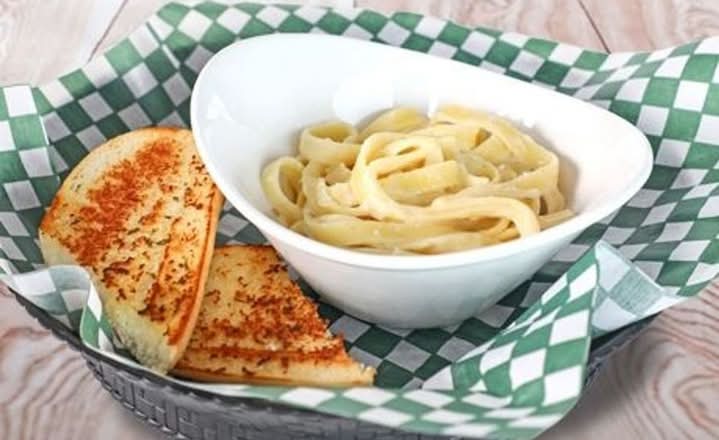 Kids Fettuccine Alfredo