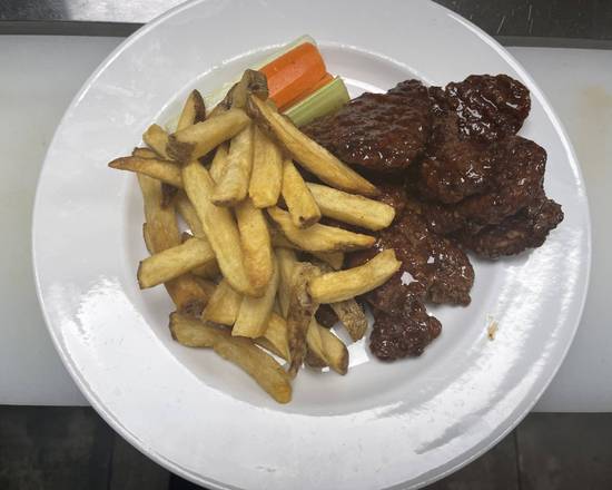 Boneless Wings and Fries