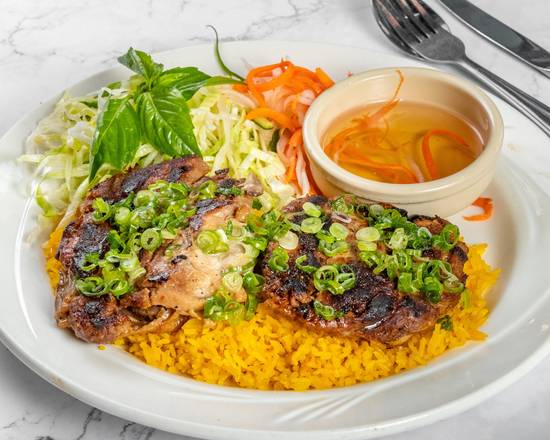47. Grilled Lemon Grass Chicken with Fried Rice (Cơm Chiên Gà Ướp Sả) (香茅雞炒飯)