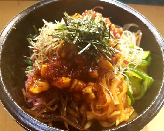 Chicken bibimbap(치킨 비빔밥)