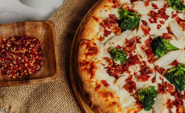 Pizza Poulet Alfredo / Chicken Alfredo Pizza