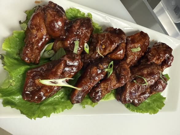 SIGNATURE CHICKEN WINGS