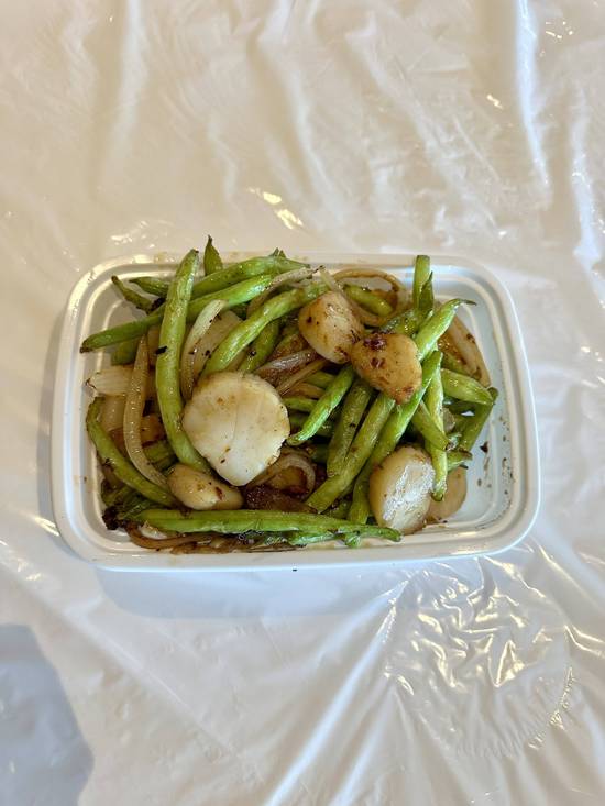 F2. Pétoncles aux pois mange-tout avec sauce XO / Scallops with Snow Peas with XO Sauce xo酱雪豆带子