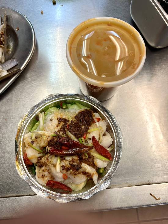 F3. Tranches de poisson bouillies à la sauce épicée du szechuan / Boiled Fish Fillets in Szechuan Spicy Sauce 水煮鱼片