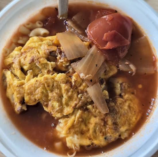 Scramble Egg and  Corned Beef with Macaroni in Fresh Tomato Broth (鮮茄濃湯咸牛肉滑蛋通粉)