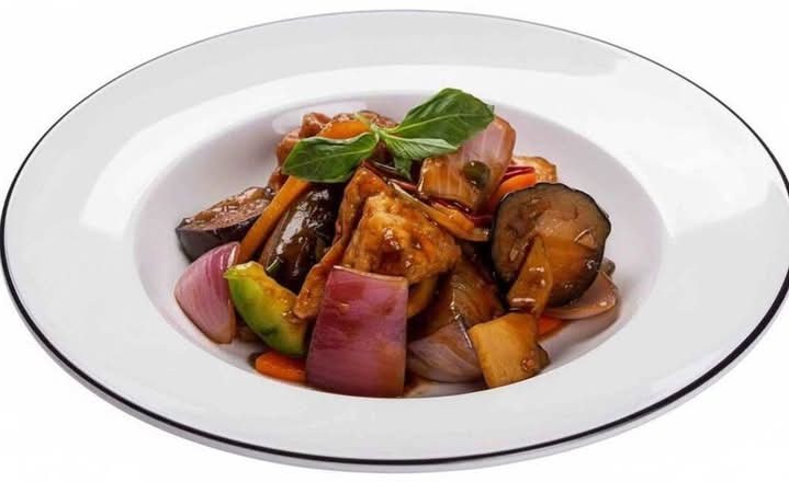 Thai Spicy Eggplant (Pad Makheur)